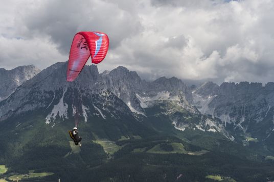 Paragleiter_Wilder-Kaiser_Foto-von-Felbert_Reiter-(4)